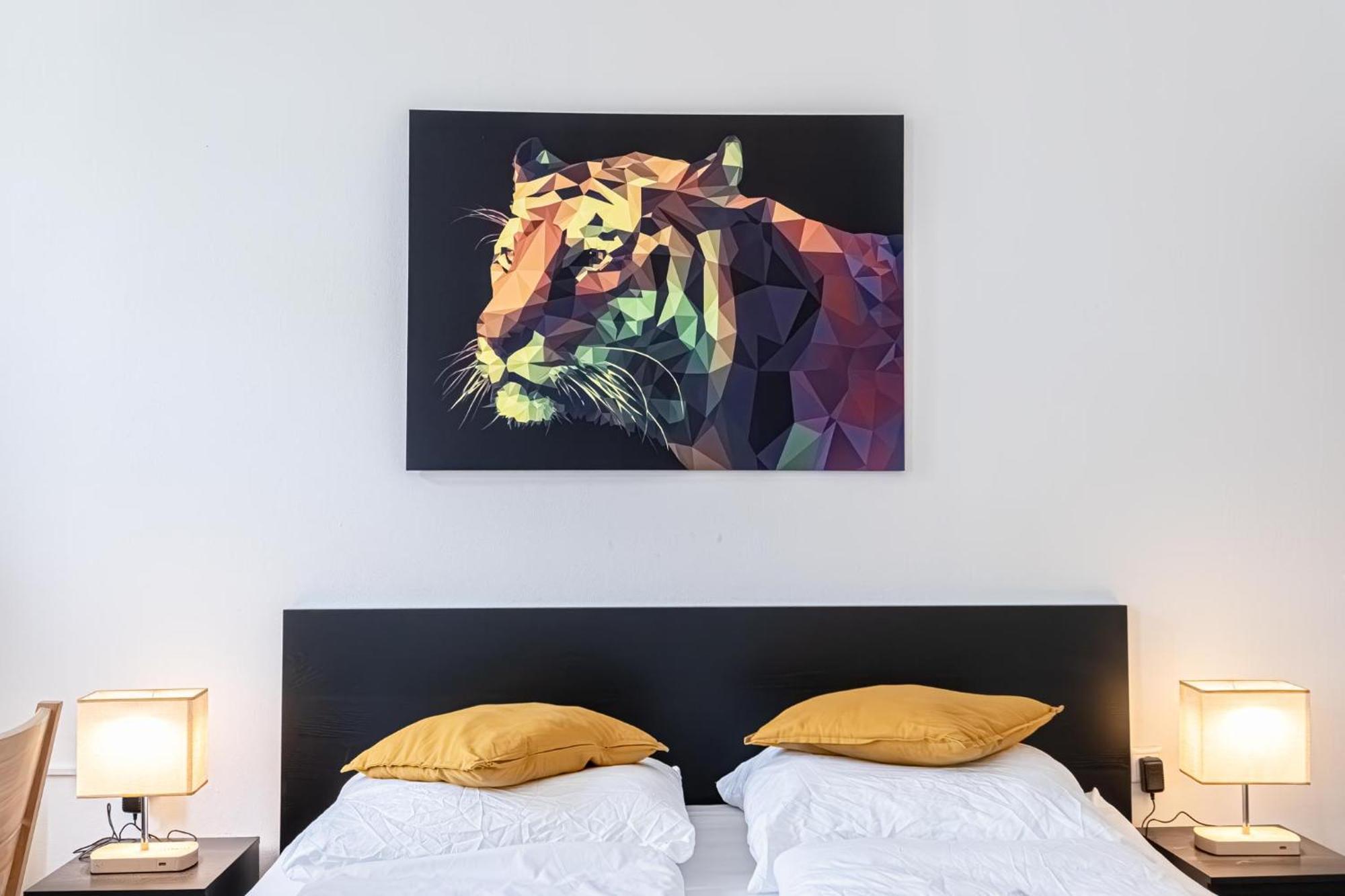 Explore Vienna: 1Br Retreat Near Westbahnhof Екстериор снимка