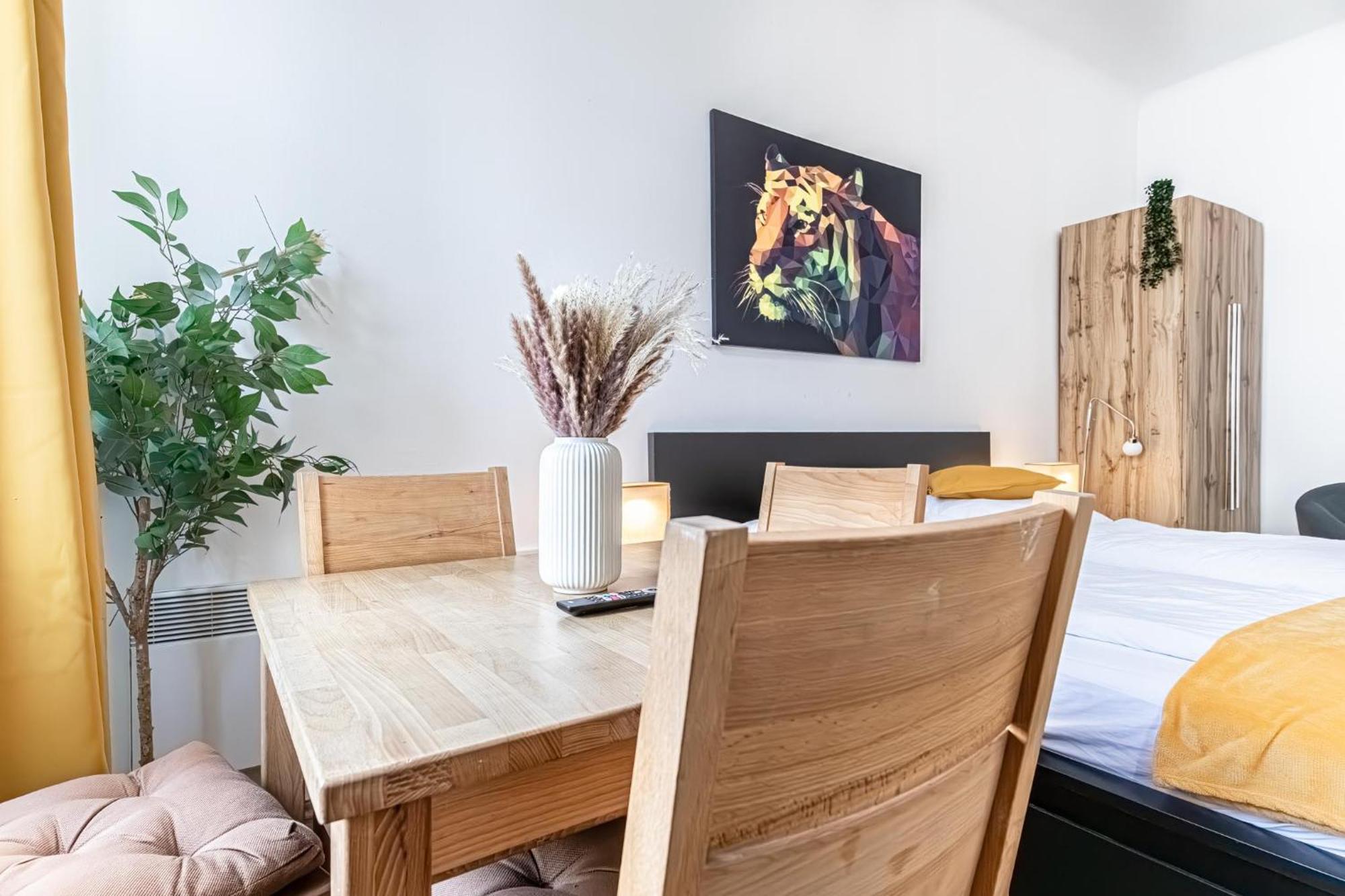Explore Vienna: 1Br Retreat Near Westbahnhof Екстериор снимка